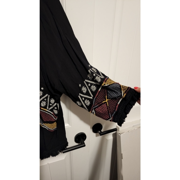 Knox Rose Size medium boho embroidered open kimono fringe black - Picture 3 of 7